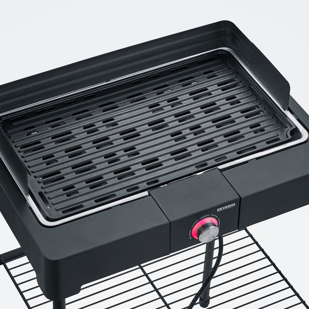 Grill z nóżkami i żebrowanym grillem 2200 W Pg 8568 Severin