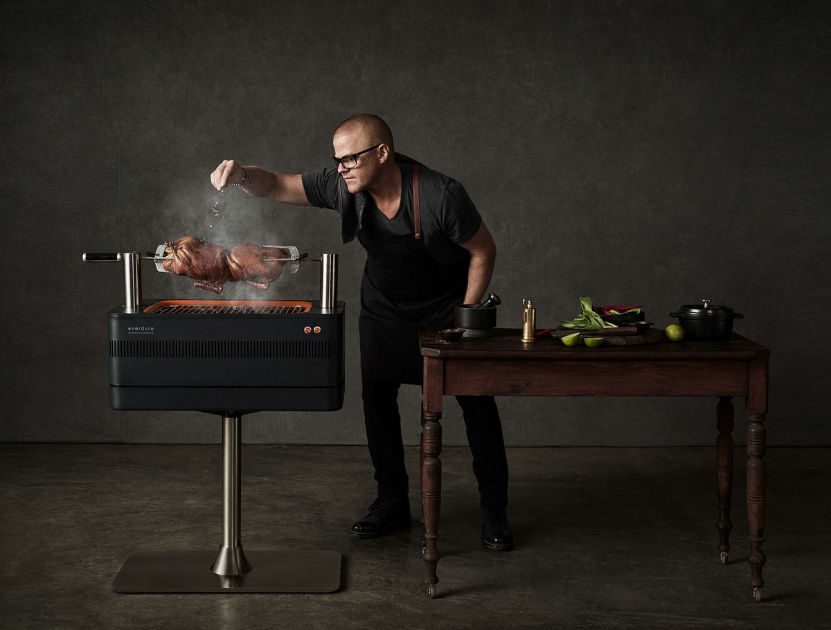 Grill węglowy 2026 z zapłonem elektrycznym – 1400 W Fast Flame Ignition™ – zawiera rożen (15 kg) i stojak